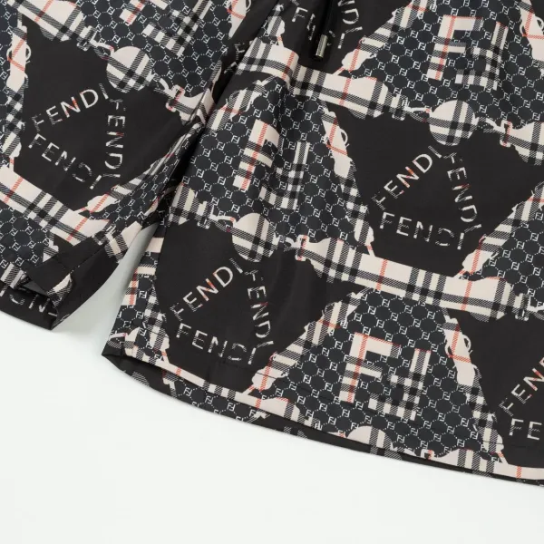【FENDI  公式旗艦店】フェンディ ショートパンツ  ご好評に付き再入荷！