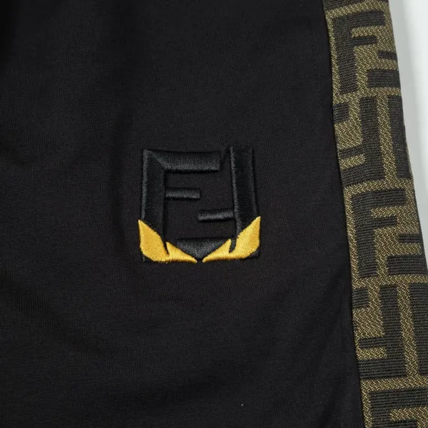 【FENDI 公式旗艦店】フェンディ ショートパンツご好評に付き再入荷! 【FENDI 公式旗艦店】フェンディ ショートパンツご好評に付き再入荷!