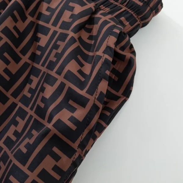 【FENDI 公式旗艦店】フェンディ ショートパンツ ご好評に付き再入荷! 【FENDI 公式旗艦店】フェンディ ショートパンツ ご好評に付き再入荷!