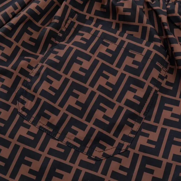 【FENDI 公式旗艦店】フェンディ ショートパンツ ご好評に付き再入荷! 【FENDI 公式旗艦店】フェンディ ショートパンツ ご好評に付き再入荷!