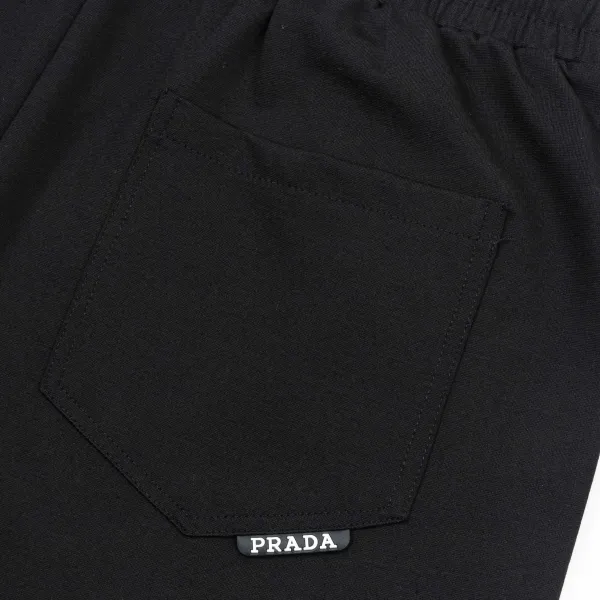 【PRADA 公式旗艦店】プラダ ショートパンツご好評に付き再入荷!250227 【PRADA 公式旗艦店】プラダ ショートパンツご好評に付き再入荷!250227