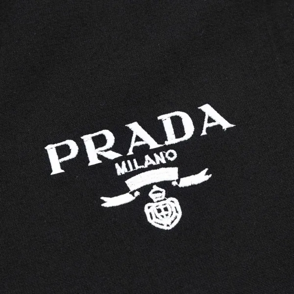 【PRADA 公式旗艦店】プラダ ショートパンツご好評に付き再入荷!250227 【PRADA 公式旗艦店】プラダ ショートパンツご好評に付き再入荷!250227