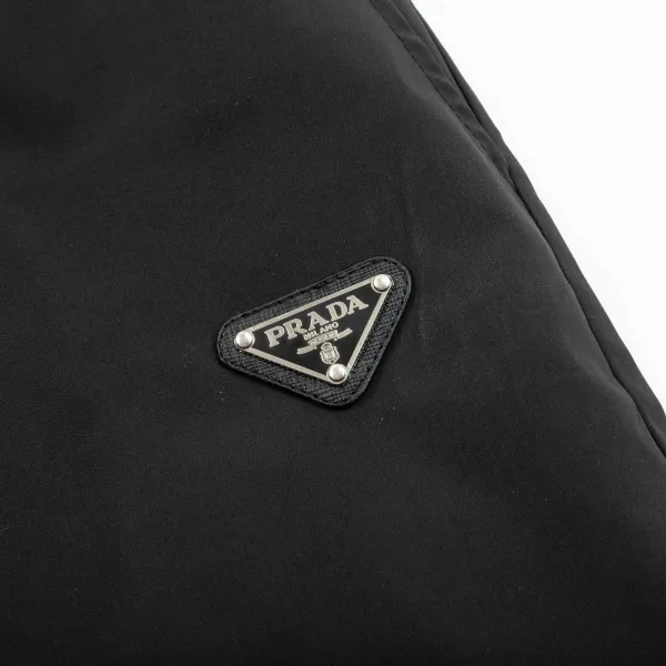 【PRADA 公式旗艦店】プラダ ショートパンツご好評に付き再入荷!250227 【PRADA 公式旗艦店】プラダ ショートパンツご好評に付き再入荷!250227