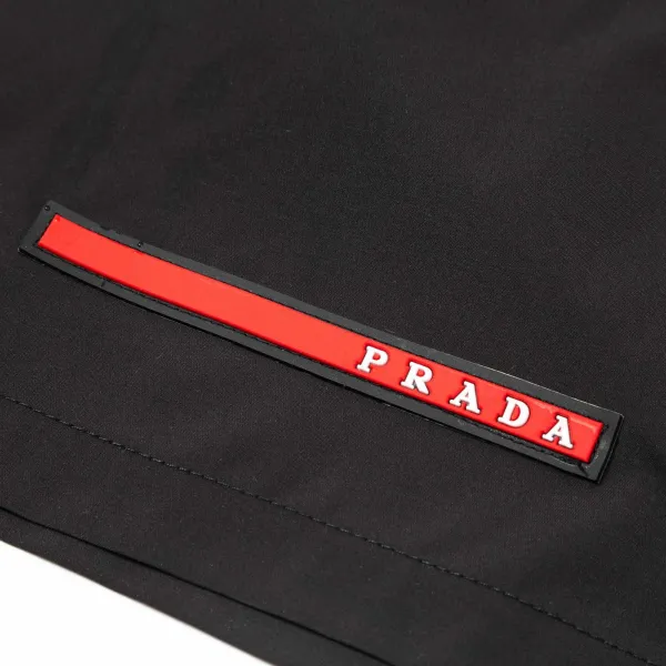 【PRADA  公式旗艦店】プラダ  ショートパンツご好評に付き再入荷！250227