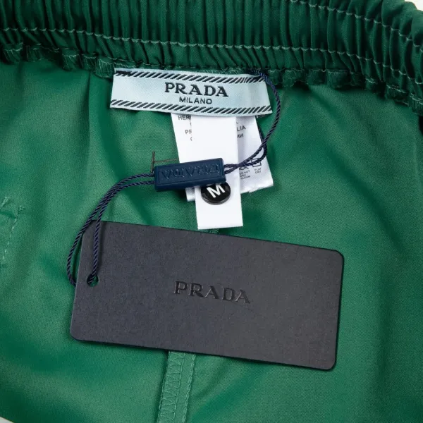 【PRADA  公式旗艦店】プラダ  ショートパンツ  ご好評に付き再入荷！