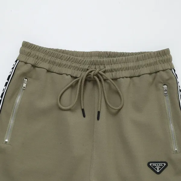 【PRADA 公式旗艦店】プラダ ショートパンツ ご好評に付き再入荷! 【PRADA 公式旗艦店】プラダ ショートパンツ ご好評に付き再入荷!