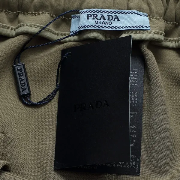 【PRADA 公式旗艦店】プラダ ショートパンツ ご好評に付き再入荷! 【PRADA 公式旗艦店】プラダ ショートパンツ ご好評に付き再入荷!