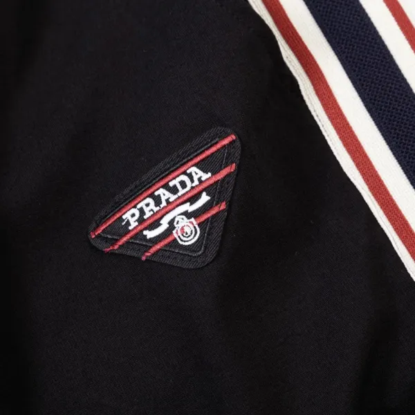 【PRADA  公式旗艦店】プラダ  ショートパンツ  ご好評に付き再入荷！
