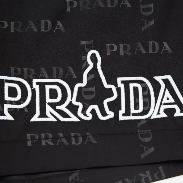 【PRADA 公式旗艦店】プラダ ショートパンツ ご好評に付き再入荷! 【PRADA 公式旗艦店】プラダ ショートパンツ ご好評に付き再入荷!
