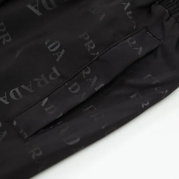 【PRADA 公式旗艦店】プラダ ショートパンツ ご好評に付き再入荷! 【PRADA 公式旗艦店】プラダ ショートパンツ ご好評に付き再入荷!