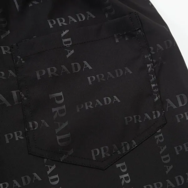 【PRADA 公式旗艦店】プラダ ショートパンツ ご好評に付き再入荷! 【PRADA 公式旗艦店】プラダ ショートパンツ ご好評に付き再入荷!