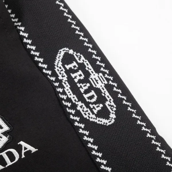 【PRADA 公式旗艦店】プラダ ショートパンツ ご好評に付き再入荷! 【PRADA 公式旗艦店】プラダ ショートパンツ ご好評に付き再入荷!