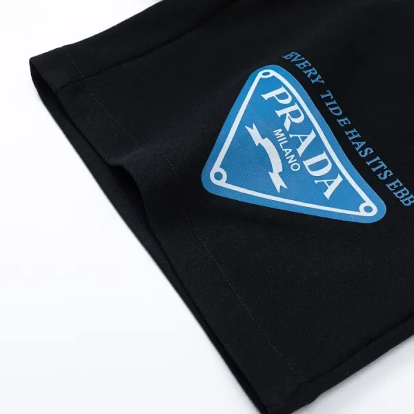 【PRADA 公式旗艦店】プラダ ショートパンツご好評に付き再入荷! 【PRADA 公式旗艦店】プラダ ショートパンツご好評に付き再入荷!