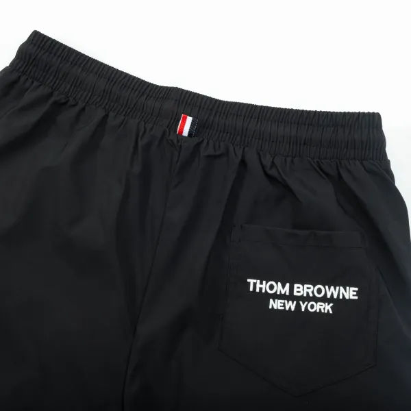 【ThomBrowne 公式旗艦店】トムブラウン ショートパンツご好評に付き再入荷!250227 【ThomBrowne 公式旗艦店】トムブラウン ショートパンツご好評に付き再入荷!250227