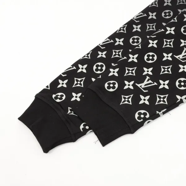 LV【LOUIS VUITTON 公式旗艦店】ルイヴィトン 丸首の衛衣 スウェット ご好評に付き再入荷!250110 LV【LOUIS VUITTON 公式旗艦店】ルイヴィトン 丸首の衛衣 スウェット ご好評に付き再入荷!250110
