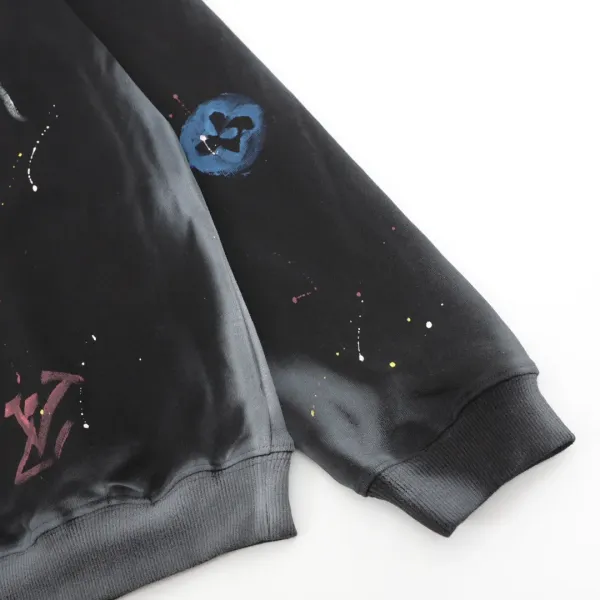 LV【LOUIS VUITTON 公式旗艦店】ルイヴィトン 丸首の衛衣 スウェット ご好評に付き再入荷!250110 LV【LOUIS VUITTON 公式旗艦店】ルイヴィトン 丸首の衛衣 スウェット ご好評に付き再入荷!250110