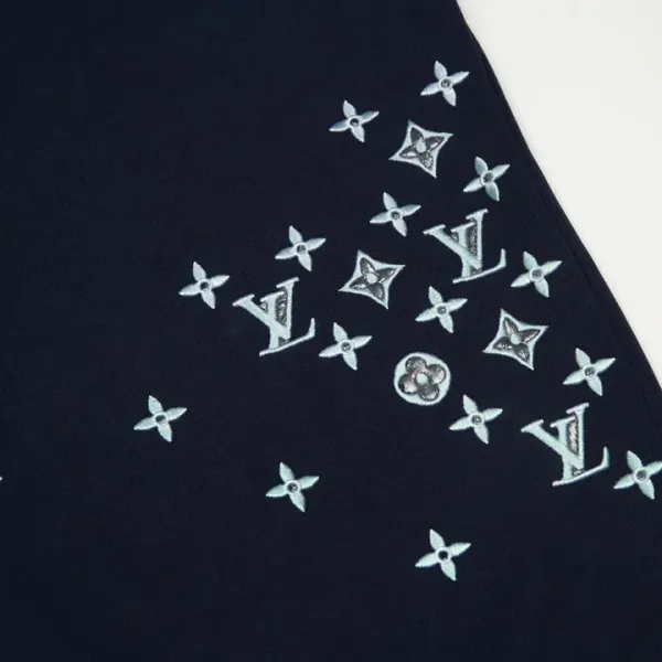 LV【LOUIS VUITTON 公式旗艦店】ルイヴィトン 丸首の衛衣 スウェット ご好評に付き再入荷!250110 LV【LOUIS VUITTON 公式旗艦店】ルイヴィトン 丸首の衛衣 スウェット ご好評に付き再入荷!250110