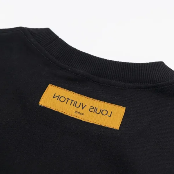 LV【LOUIS VUITTON  公式旗艦店】ルイヴィトン 丸首の衛衣 スウェット ご好評に付き再入荷！250110