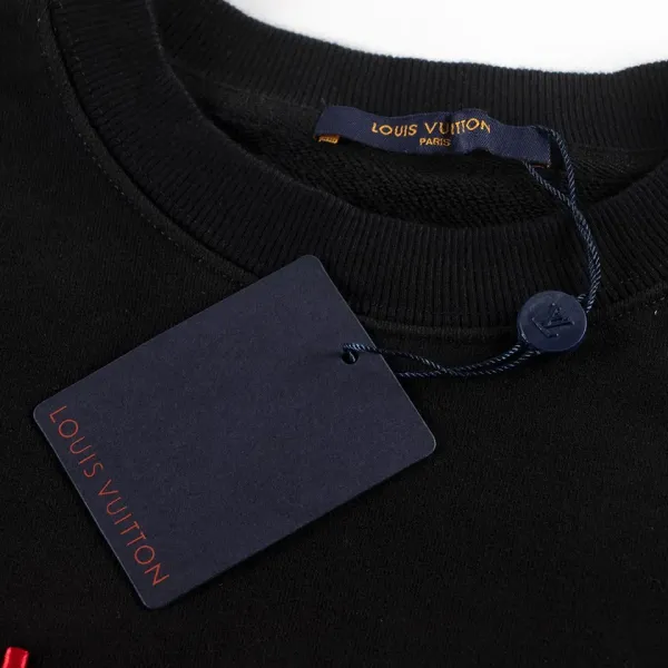LV【LOUIS VUITTON 公式旗艦店】ルイヴィトン 丸首の衛衣 スウェット ご好評に付き再入荷!250110 LV【LOUIS VUITTON 公式旗艦店】ルイヴィトン 丸首の衛衣 スウェット ご好評に付き再入荷!250110