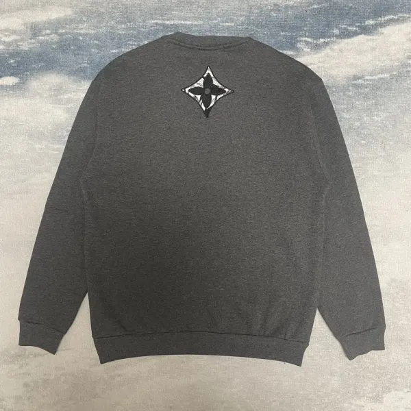 LV【LOUIS VUITTON  公式旗艦店】ルイヴィトン 丸首の衛衣 スウェット ご好評に付き再入荷！241217