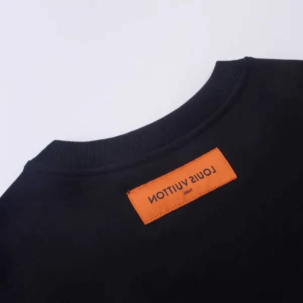 LV【LOUIS VUITTON 公式旗艦店】ルイヴィトン 丸首の衛衣 スウェット ご好評に付き再入荷!241217 LV【LOUIS VUITTON 公式旗艦店】ルイヴィトン 丸首の衛衣 スウェット ご好評に付き再入荷!241217