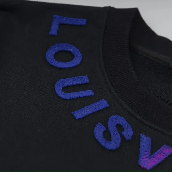 LV【LOUIS VUITTON 公式旗艦店】ルイヴィトン 丸首の衛衣 スウェット ご好評に付き再入荷!241217 LV【LOUIS VUITTON 公式旗艦店】ルイヴィトン 丸首の衛衣 スウェット ご好評に付き再入荷!241217