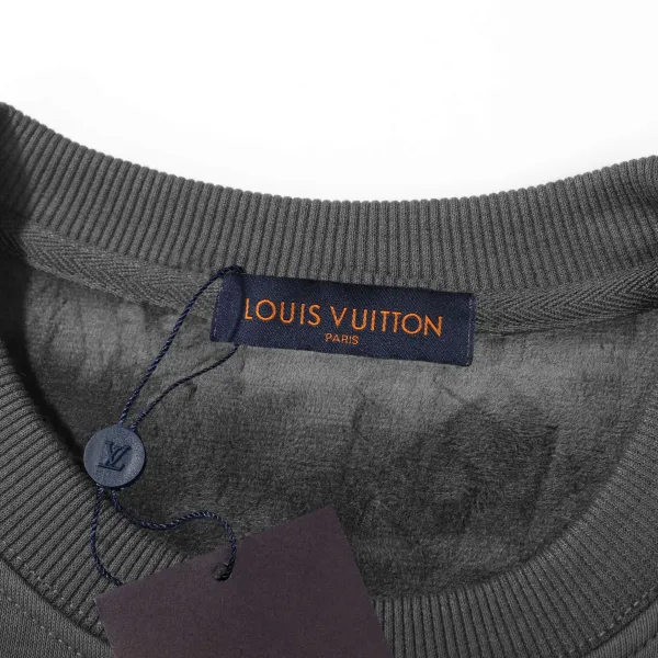 LV【LOUIS VUITTON 公式旗艦店】ルイヴィトン 丸首の衛衣 スウェット ご好評に付き再入荷!241217 LV【LOUIS VUITTON 公式旗艦店】ルイヴィトン 丸首の衛衣 スウェット ご好評に付き再入荷!241217
