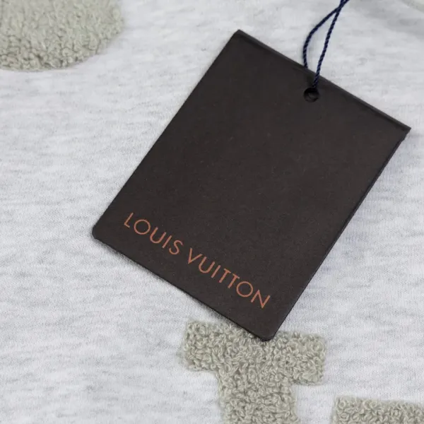 LV【LOUIS VUITTON 公式旗艦店】ルイヴィトン パーカー スウェットご好評に付き再入荷!241217 LV【LOUIS VUITTON 公式旗艦店】ルイヴィトン パーカー スウェットご好評に付き再入荷!241217