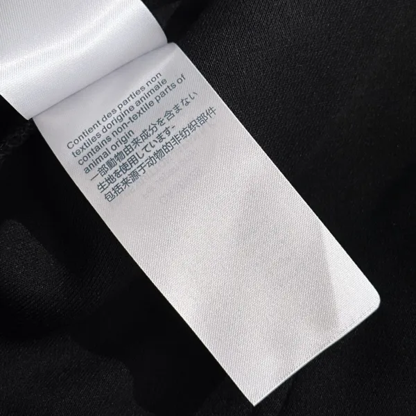 LV【LOUIS VUITTON 公式旗艦店】ルイヴィトン パーカー スウェットご好評に付き再入荷!241217 LV【LOUIS VUITTON 公式旗艦店】ルイヴィトン パーカー スウェットご好評に付き再入荷!241217