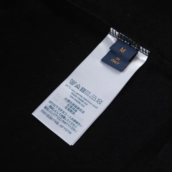 LV【LOUIS VUITTON 公式旗艦店】ルイヴィトン 丸首の衛衣 スウェット ご好評に付き再入荷! 241121 LV【LOUIS VUITTON 公式旗艦店】ルイヴィトン 丸首の衛衣 スウェット ご好評に付き再入荷! 241121
