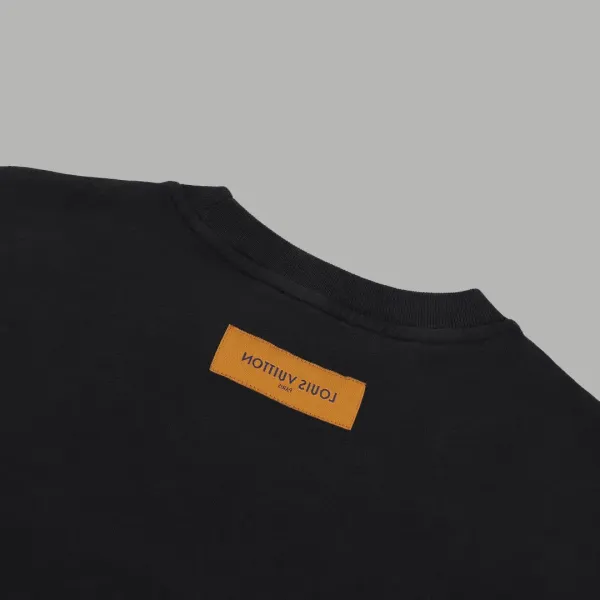 LV 【LOUIS VUITTON  公式旗艦店】ルイヴィトン 丸首の衛衣 スウェット ご好評に付き再入荷  240902