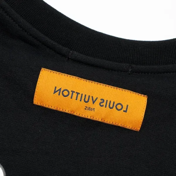 LV 【LOUIS VUITTON  公式旗艦店】ルイヴィトン 丸首の衛衣 スウェット ご好評に付き再入荷  240902