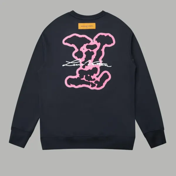 LV 【LOUIS VUITTON 公式旗艦店】ルイヴィトン 丸首の衛衣 スウェット ご好評に付き再入荷 240902 LV 【LOUIS VUITTON 公式旗艦店】ルイヴィトン 丸首の衛衣 スウェット ご好評に付き再入荷 240902