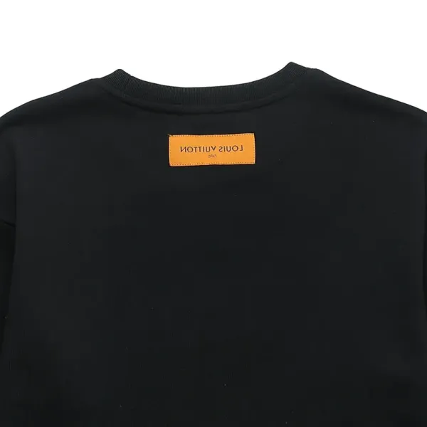 【LOUIS VUITTON 公式旗艦店】ルイヴィトン 丸首の衛衣 スウェット ご好評に付き再入荷 240811 【LOUIS VUITTON 公式旗艦店】ルイヴィトン 丸首の衛衣 スウェット ご好評に付き再入荷 240811