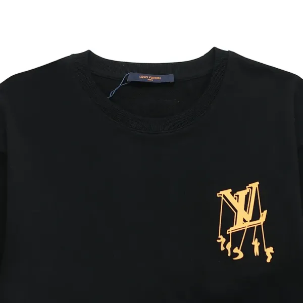 【LOUIS VUITTON 公式旗艦店】ルイヴィトン 丸首の衛衣 スウェット ご好評に付き再入荷 240811 【LOUIS VUITTON 公式旗艦店】ルイヴィトン 丸首の衛衣 スウェット ご好評に付き再入荷 240811