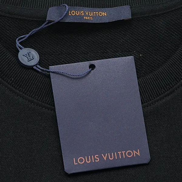 【LOUIS VUITTON 公式旗艦店】ルイヴィトン 丸首の衛衣 スウェット ご好評に付き再入荷 240811 【LOUIS VUITTON 公式旗艦店】ルイヴィトン 丸首の衛衣 スウェット ご好評に付き再入荷 240811