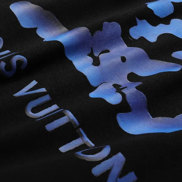 【LOUIS VUITTON 公式旗艦店】ルイヴィトン 丸首の衛衣 スウェット ご好評に付き再入荷 240811 【LOUIS VUITTON 公式旗艦店】ルイヴィトン 丸首の衛衣 スウェット ご好評に付き再入荷 240811