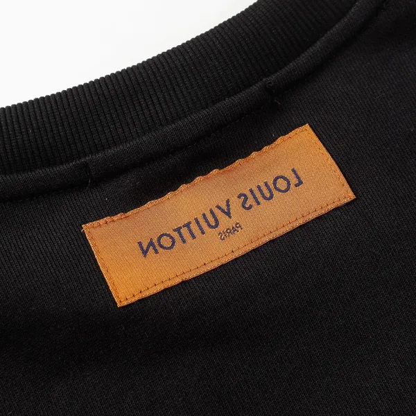 【LOUIS VUITTON 公式旗艦店】ルイヴィトン 丸首の衛衣 スウェット ご好評に付き再入荷 240808 【LOUIS VUITTON 公式旗艦店】ルイヴィトン 丸首の衛衣 スウェット ご好評に付き再入荷 240808