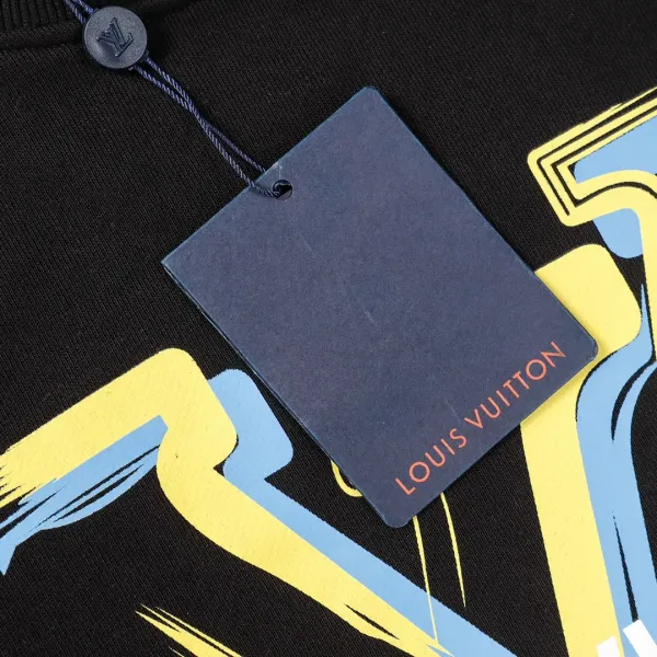【LOUIS VUITTON 公式旗艦店】ルイヴィトン 丸首の衛衣 スウェット ご好評に付き再入荷 240808 【LOUIS VUITTON 公式旗艦店】ルイヴィトン 丸首の衛衣 スウェット ご好評に付き再入荷 240808