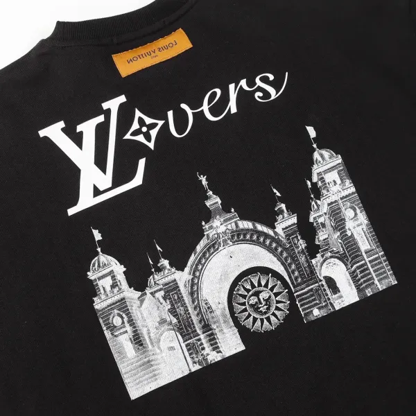 【LOUIS VUITTON 公式旗艦店】ルイヴィトン 丸首の衛衣 スウェット ご好評に付き再入荷 240808 【LOUIS VUITTON 公式旗艦店】ルイヴィトン 丸首の衛衣 スウェット ご好評に付き再入荷 240808