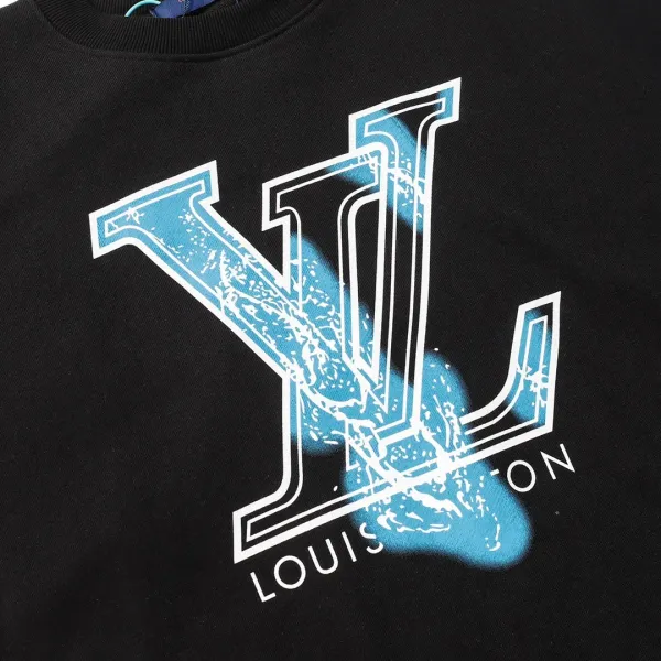 【LOUIS VUITTON 公式旗艦店】ルイヴィトン 丸首の衛衣 スウェット ご好評に付き再入荷 240808 【LOUIS VUITTON 公式旗艦店】ルイヴィトン 丸首の衛衣 スウェット ご好評に付き再入荷 240808