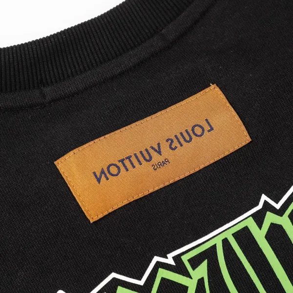 【LOUIS VUITTON 公式旗艦店】ルイヴィトン 丸首の衛衣 スウェット ご好評に付き再入荷 240808 【LOUIS VUITTON 公式旗艦店】ルイヴィトン 丸首の衛衣 スウェット ご好評に付き再入荷 240808