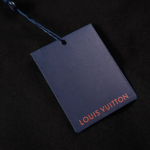 【LOUIS VUITTON 公式旗艦店】ルイヴィトン 丸首の衛衣 スウェット ご好評に付き再入荷 240808 【LOUIS VUITTON 公式旗艦店】ルイヴィトン 丸首の衛衣 スウェット ご好評に付き再入荷 240808