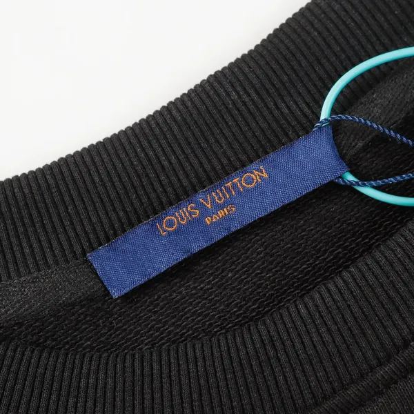 【LOUIS VUITTON 公式旗艦店】ルイヴィトン 丸首の衛衣 スウェット ご好評に付き再入荷 240808 【LOUIS VUITTON 公式旗艦店】ルイヴィトン 丸首の衛衣 スウェット ご好評に付き再入荷 240808