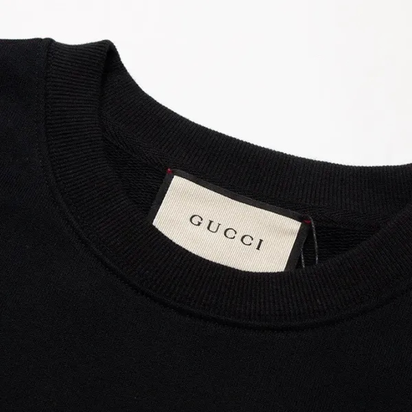 【GUCCI 公式旗艦店】グッチ 丸首の衛衣 スウェット ご好評に付き再入荷!241120 【GUCCI 公式旗艦店】グッチ 丸首の衛衣 スウェット ご好評に付き再入荷!241120