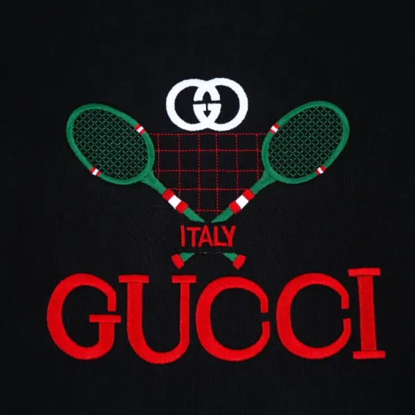 【GUCCI 公式旗艦店】グッチ 丸首の衛衣 スウェットご好評に付き再入荷 240902 【GUCCI 公式旗艦店】グッチ 丸首の衛衣 スウェットご好評に付き再入荷 240902