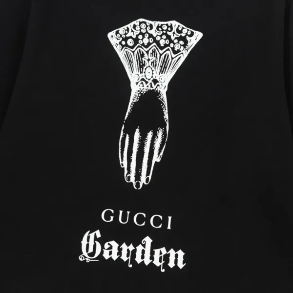 【GUCCI 公式旗艦店】グッチ 丸首の衛衣 スウェットご好評に付き再入荷 240902 【GUCCI 公式旗艦店】グッチ 丸首の衛衣 スウェットご好評に付き再入荷 240902