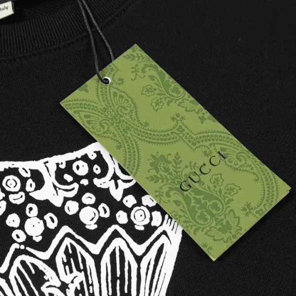 【GUCCI 公式旗艦店】グッチ 丸首の衛衣 スウェットご好評に付き再入荷 240902 【GUCCI 公式旗艦店】グッチ 丸首の衛衣 スウェットご好評に付き再入荷 240902