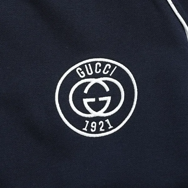 【GUCCI 公式旗艦店】グッチ 丸首の衛衣 スウェットご好評に付き再入荷 240828 【GUCCI 公式旗艦店】グッチ 丸首の衛衣 スウェットご好評に付き再入荷 240828