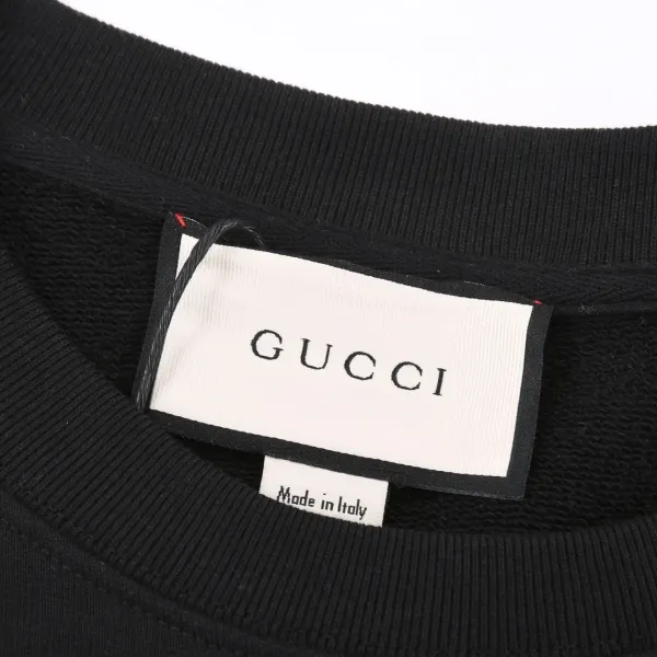 【GUCCI  公式旗艦店】グッチ  丸首の衛衣 スウェットご好評に付き再入荷 240816